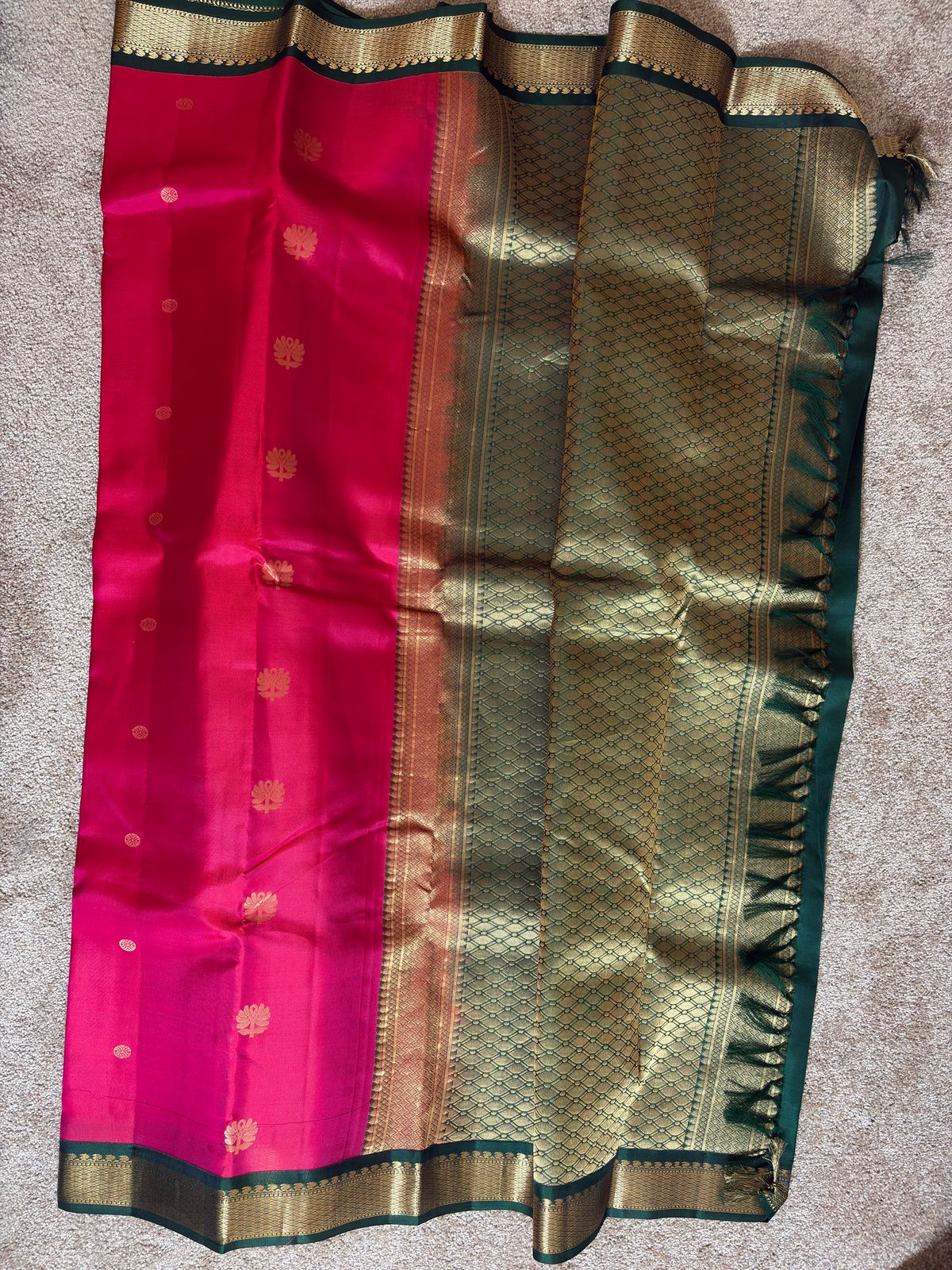 Pinkish Red Color Pure Silk Kanjeevaram Lightweight Saree with contrast Dark Green Golden Zari Pallu | Silk Mark Cert