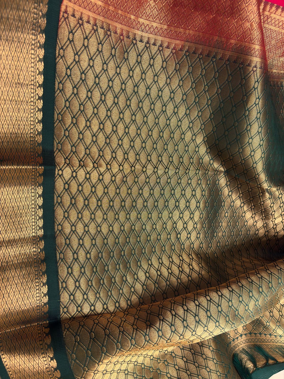 Pinkish Red Color Pure Silk Kanjeevaram Lightweight Saree with contrast Dark Green Golden Zari Pallu | Silk Mark Cert