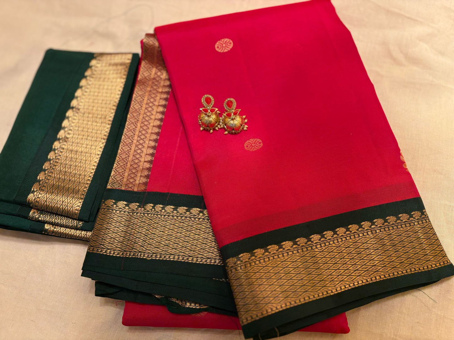 Pinkish Red Color Pure Silk Kanjeevaram Lightweight Saree with contrast Dark Green Golden Zari Pallu | Silk Mark Cert
