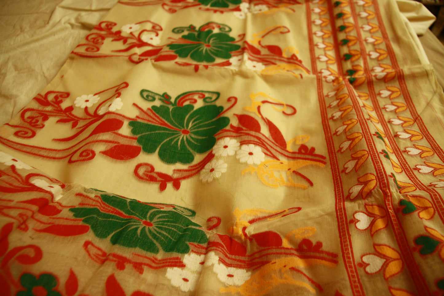 Cream White Pure Cotton Handwoven Saree | Bengali Jamdani Saree