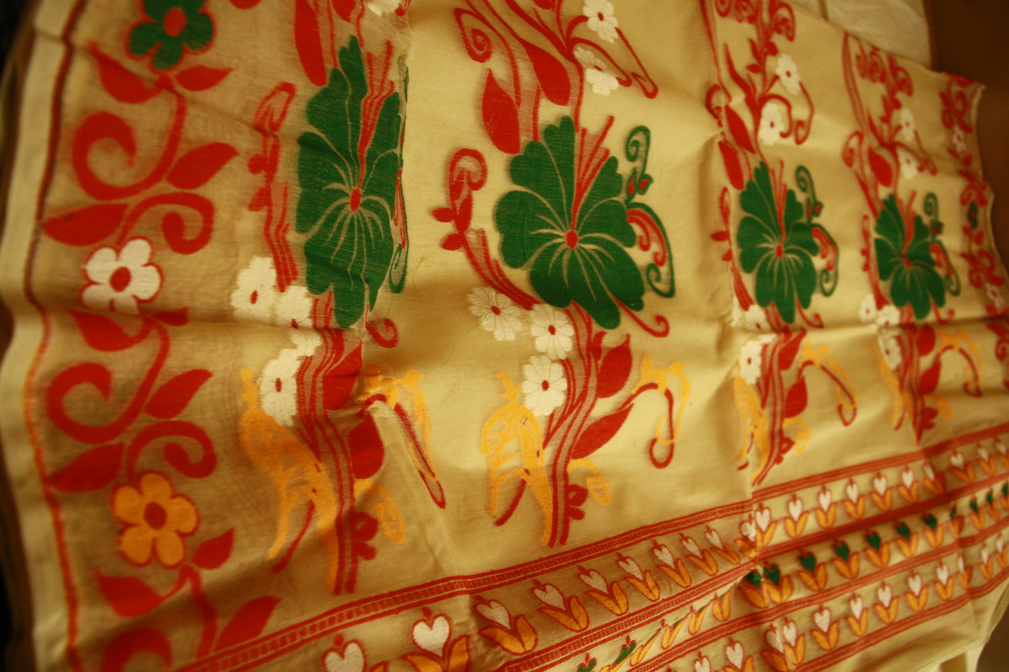 Cream White Pure Cotton Handwoven Saree | Bengali Jamdani Saree