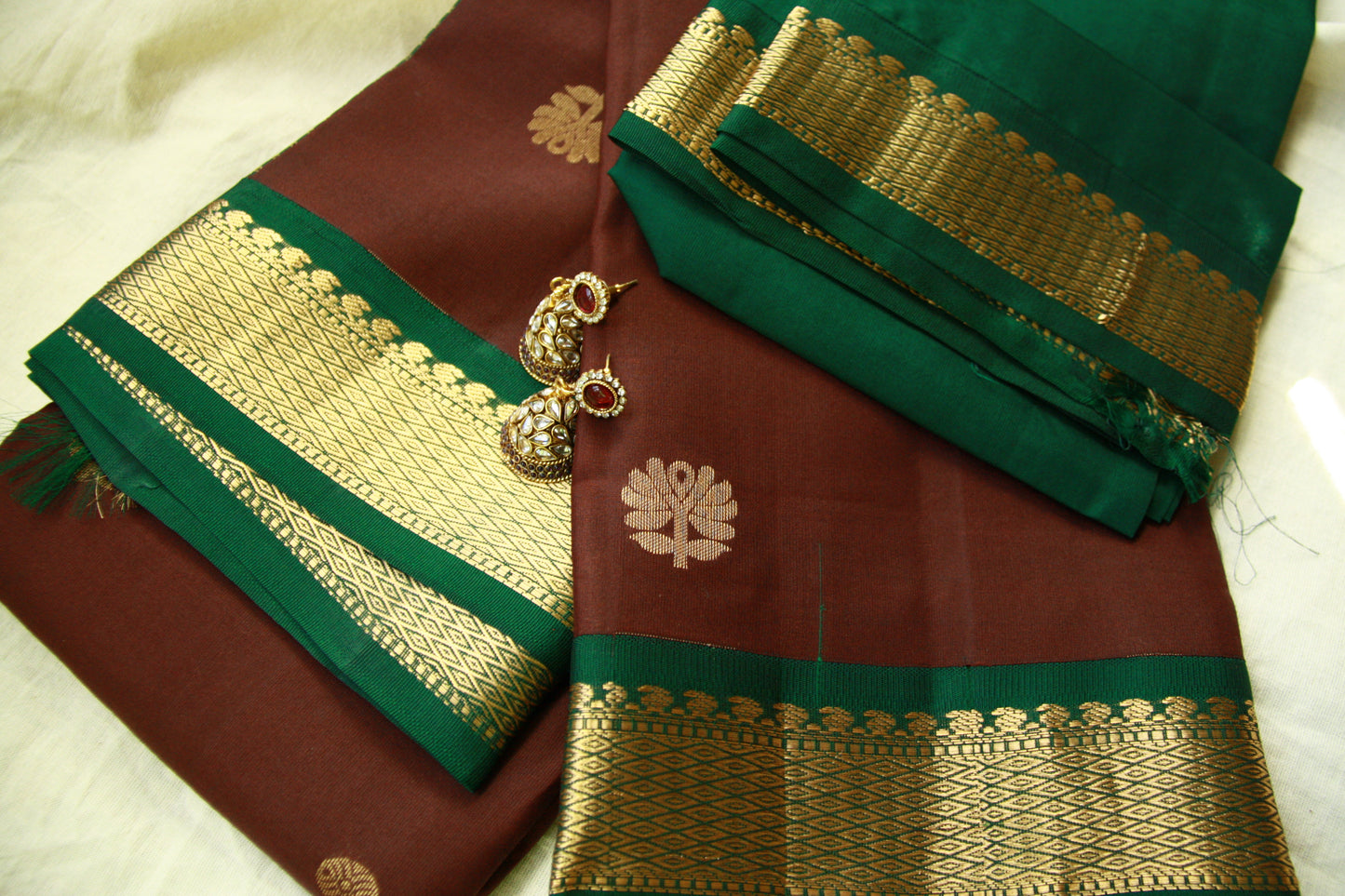 Coffee Brown Color Pure Silk Kanjeevaram Gorgeous Green Golden Zari Pallu | Silk Mark Cert