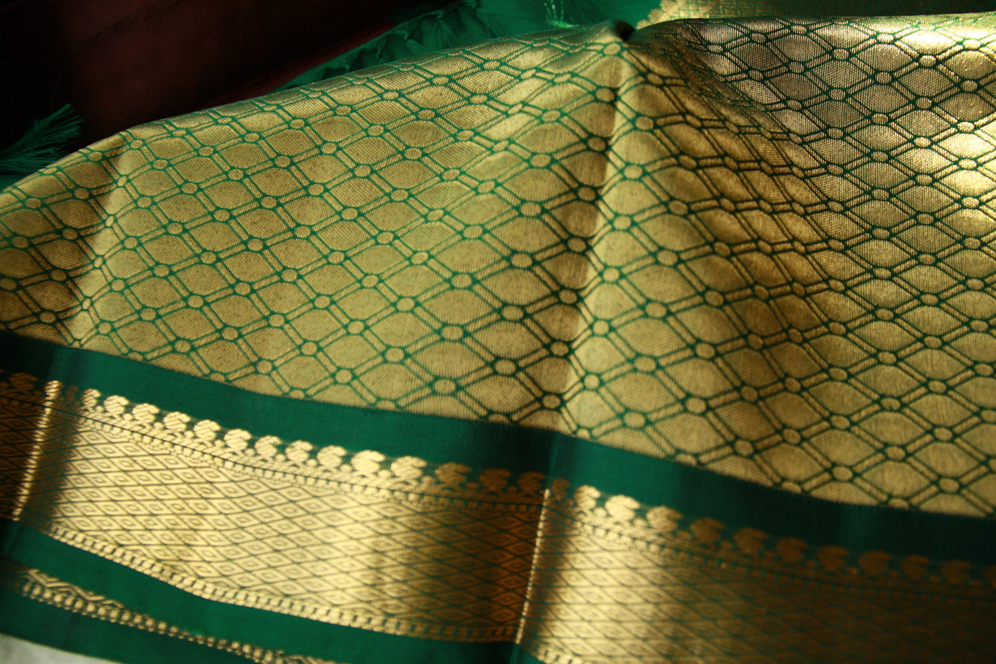 Coffee Brown Color Pure Silk Kanjeevaram Gorgeous Green Golden Zari Pallu | Silk Mark Cert