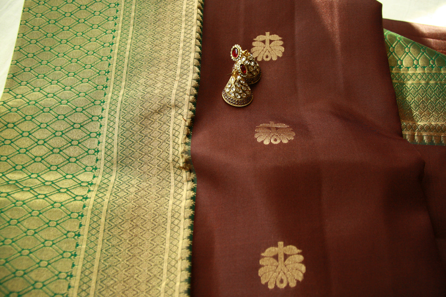 Coffee Brown Color Pure Silk Kanjeevaram Gorgeous Green Golden Zari Pallu | Silk Mark Cert