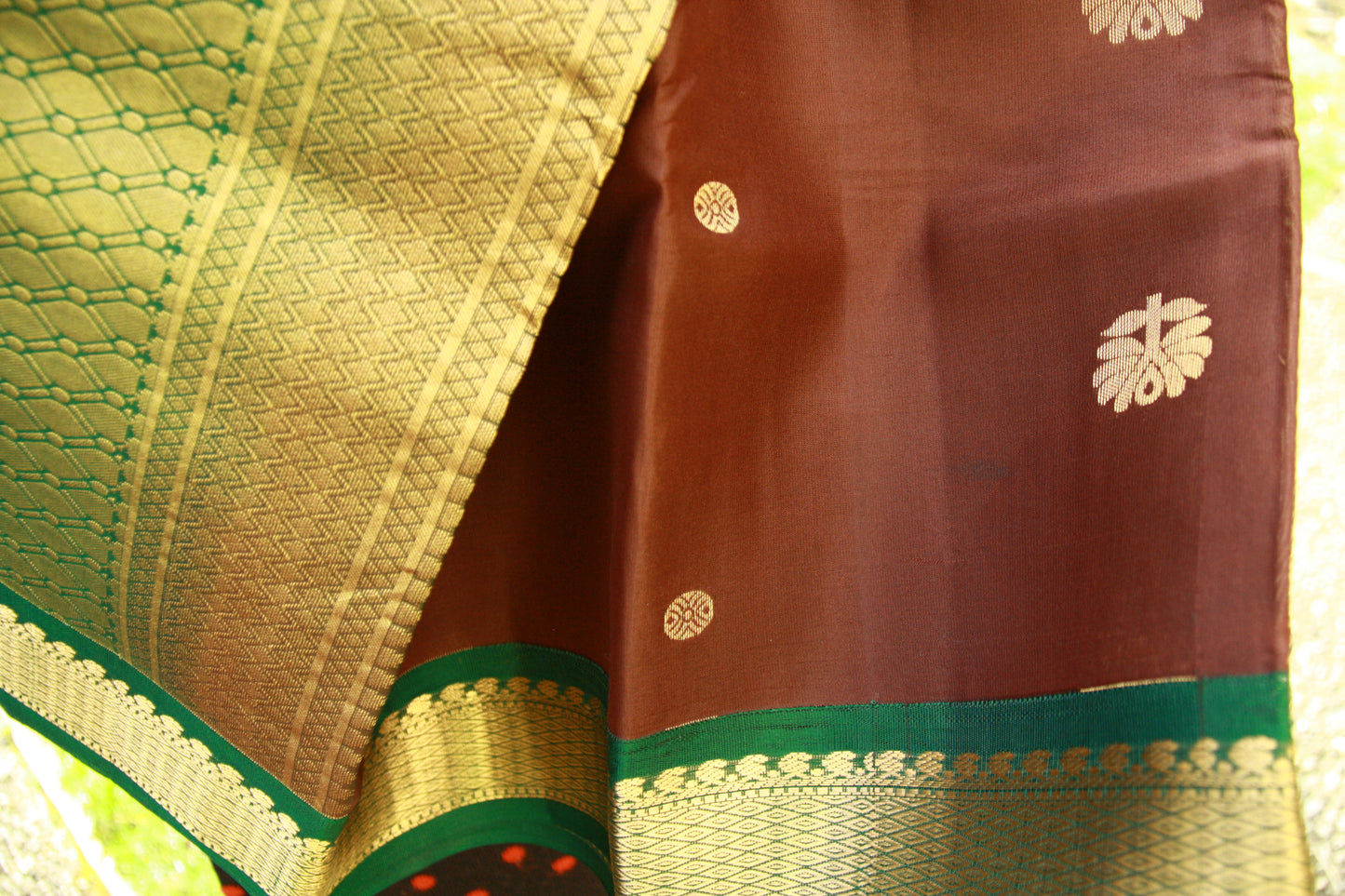 Coffee Brown Color Pure Silk Kanjeevaram Gorgeous Green Golden Zari Pallu | Silk Mark Cert