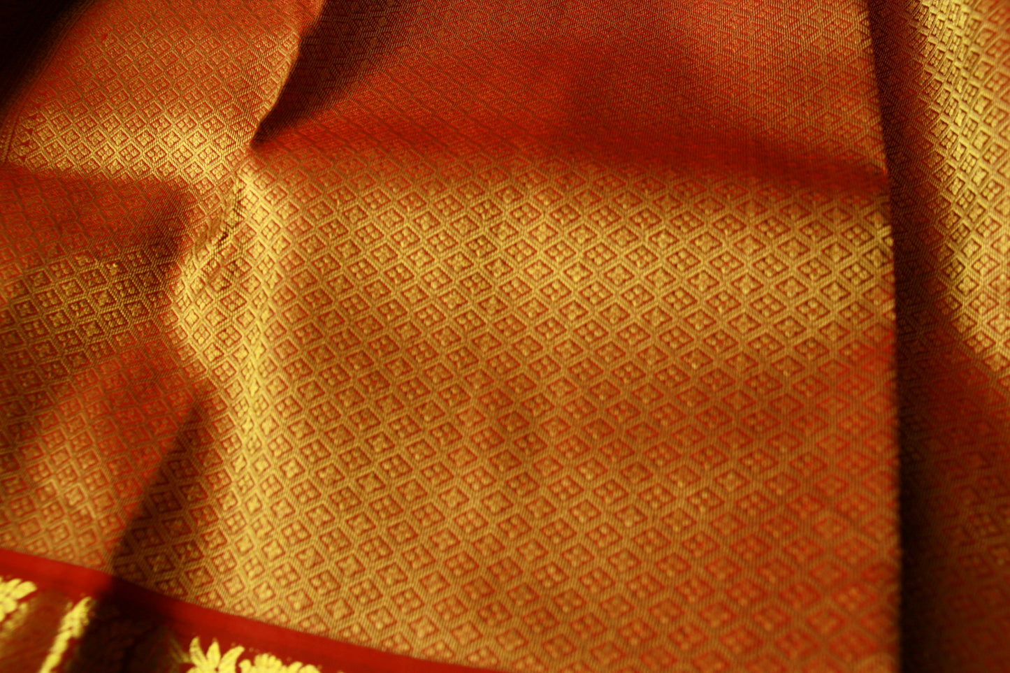 Black Pure Silk Lightweight Kanjeevaram Saree Flower motifs Gorgeous Red Golden Zari Pallu | Silk Mark Cert