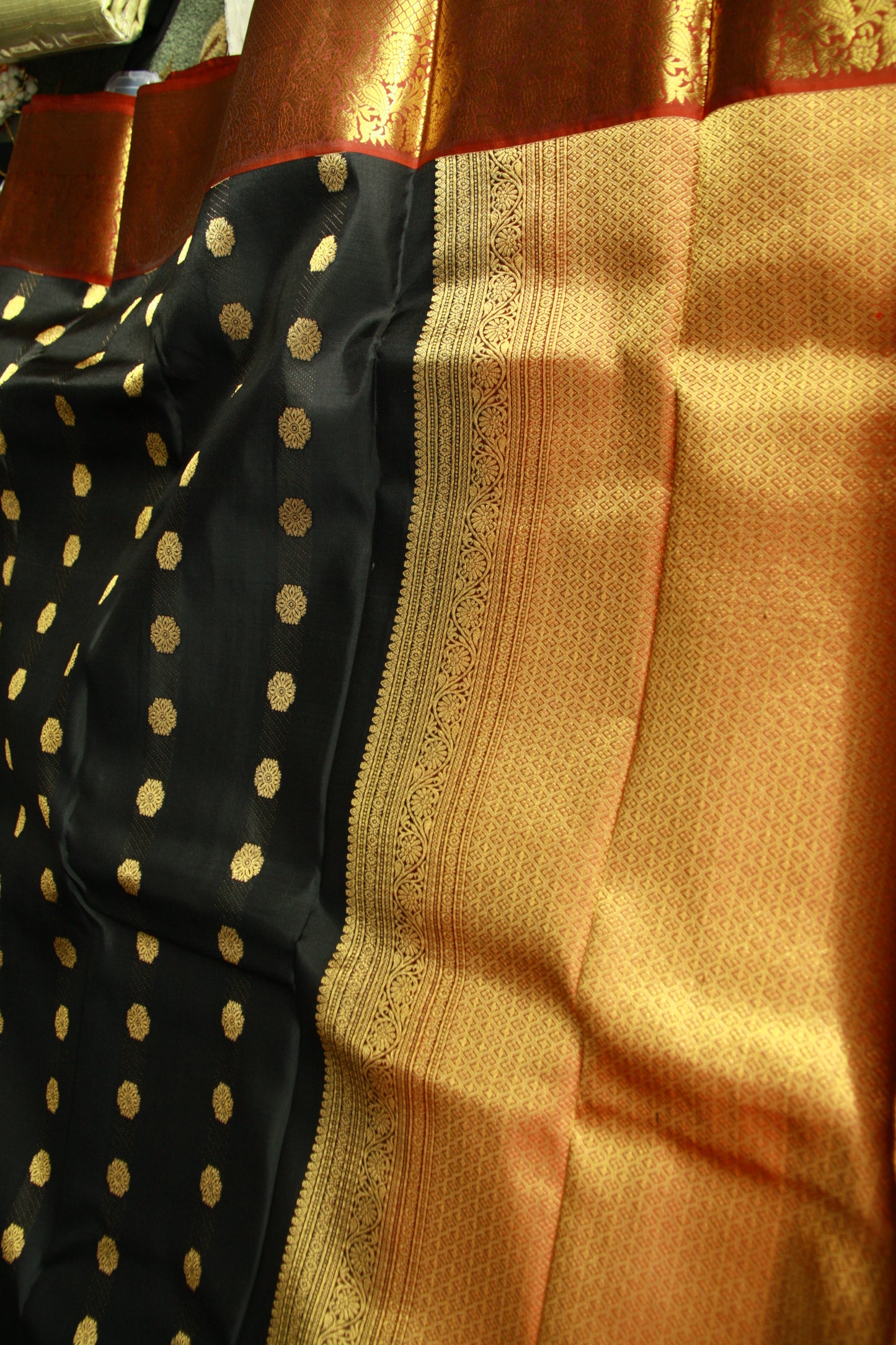 Black Pure Silk Lightweight Kanjeevaram Saree Flower motifs Gorgeous Red Golden Zari Pallu | Silk Mark Cert