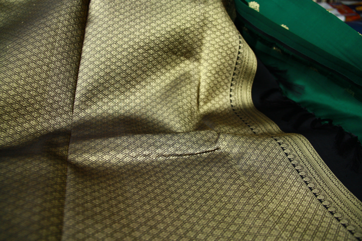 Bottle Green Color Pure Silk Lightweight Kanjeevaram Saree with contrast Black Golden Zari Pallu | Silk Mark Cert