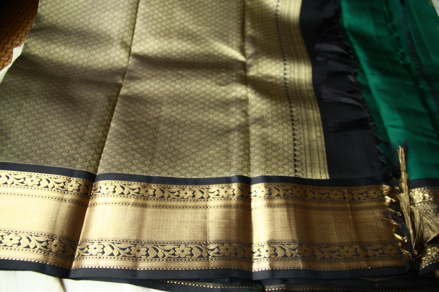 Bottle Green Color Pure Silk Lightweight Kanjeevaram Saree with contrast Black Golden Zari Pallu | Silk Mark Cert
