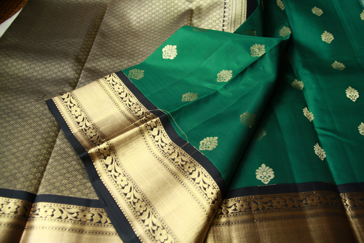 Bottle Green Color Pure Silk Lightweight Kanjeevaram Saree with contrast Black Golden Zari Pallu | Silk Mark Cert