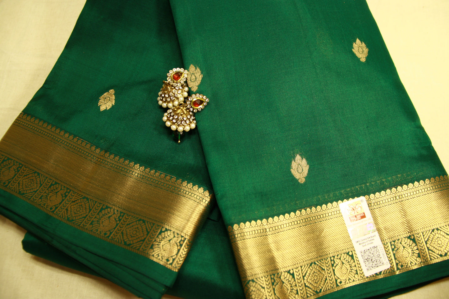 Very Lightweight Flowy Leafy Green Color Pure Silk Kanjeevaram Lightweight Gorgeous Green Golden Zari Pallu | Silk Mark Cert