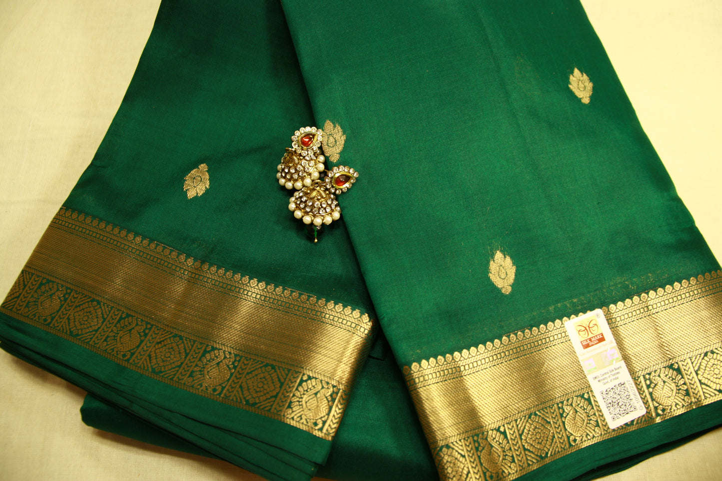 Very Lightweight Flowy Leafy Green Color Pure Silk Kanjeevaram Lightweight Gorgeous Green Golden Zari Pallu | Silk Mark Cert
