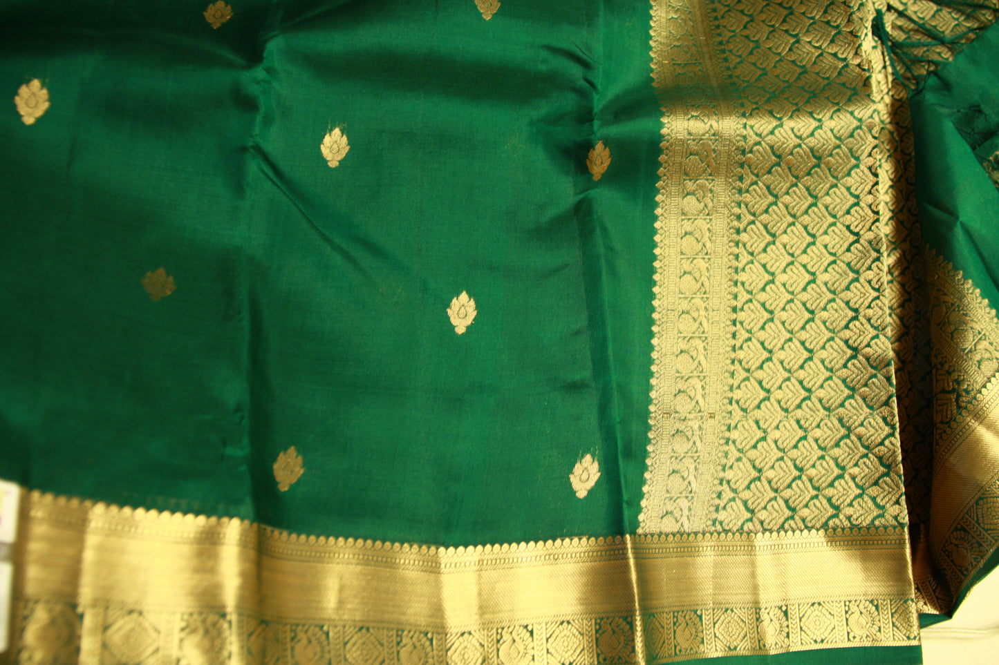 Very Lightweight Flowy Leafy Green Color Pure Silk Kanjeevaram Lightweight Gorgeous Green Golden Zari Pallu | Silk Mark Cert