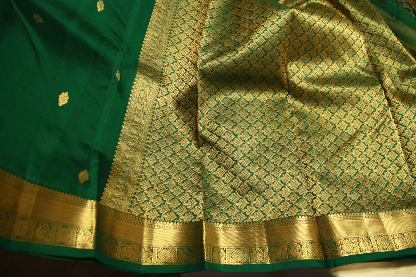 Very Lightweight Flowy Leafy Green Color Pure Silk Kanjeevaram Lightweight Gorgeous Green Golden Zari Pallu | Silk Mark Cert