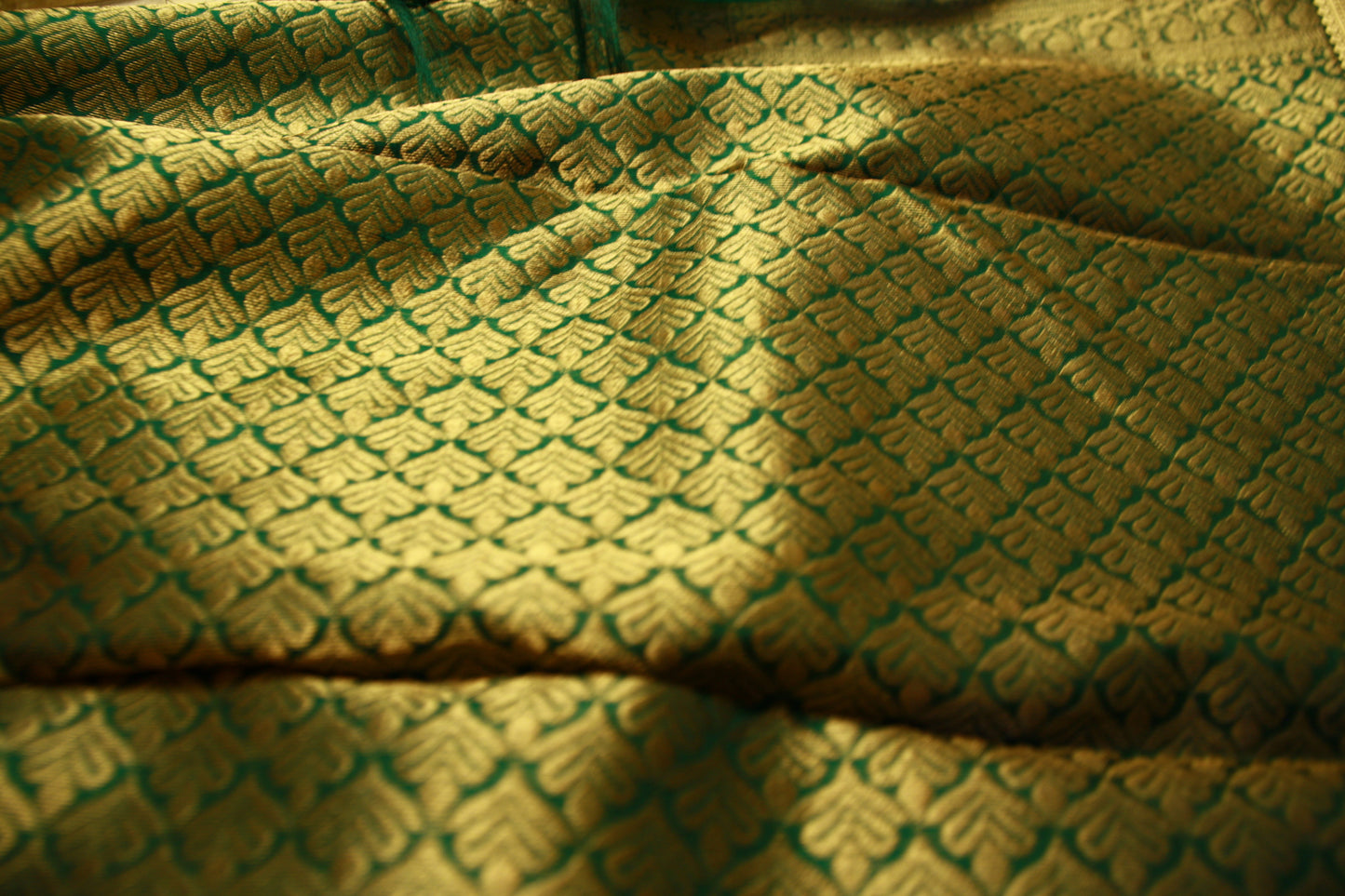 Very Lightweight Flowy Leafy Green Color Pure Silk Kanjeevaram Lightweight Gorgeous Green Golden Zari Pallu | Silk Mark Cert