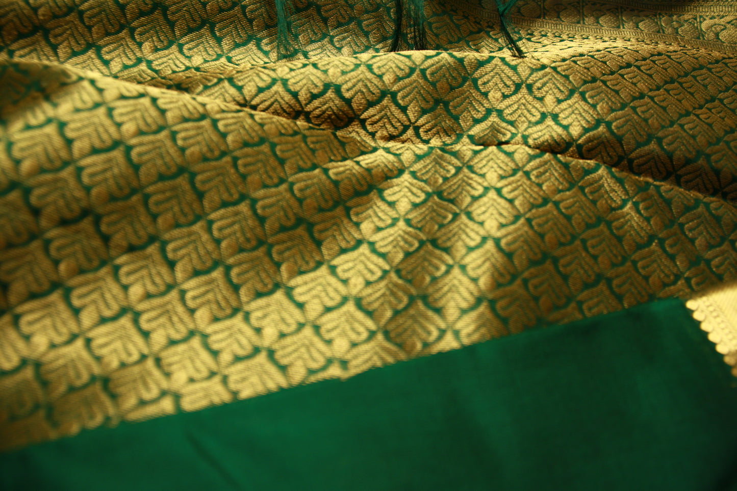 Very Lightweight Flowy Leafy Green Color Pure Silk Kanjeevaram Lightweight Gorgeous Green Golden Zari Pallu | Silk Mark Cert