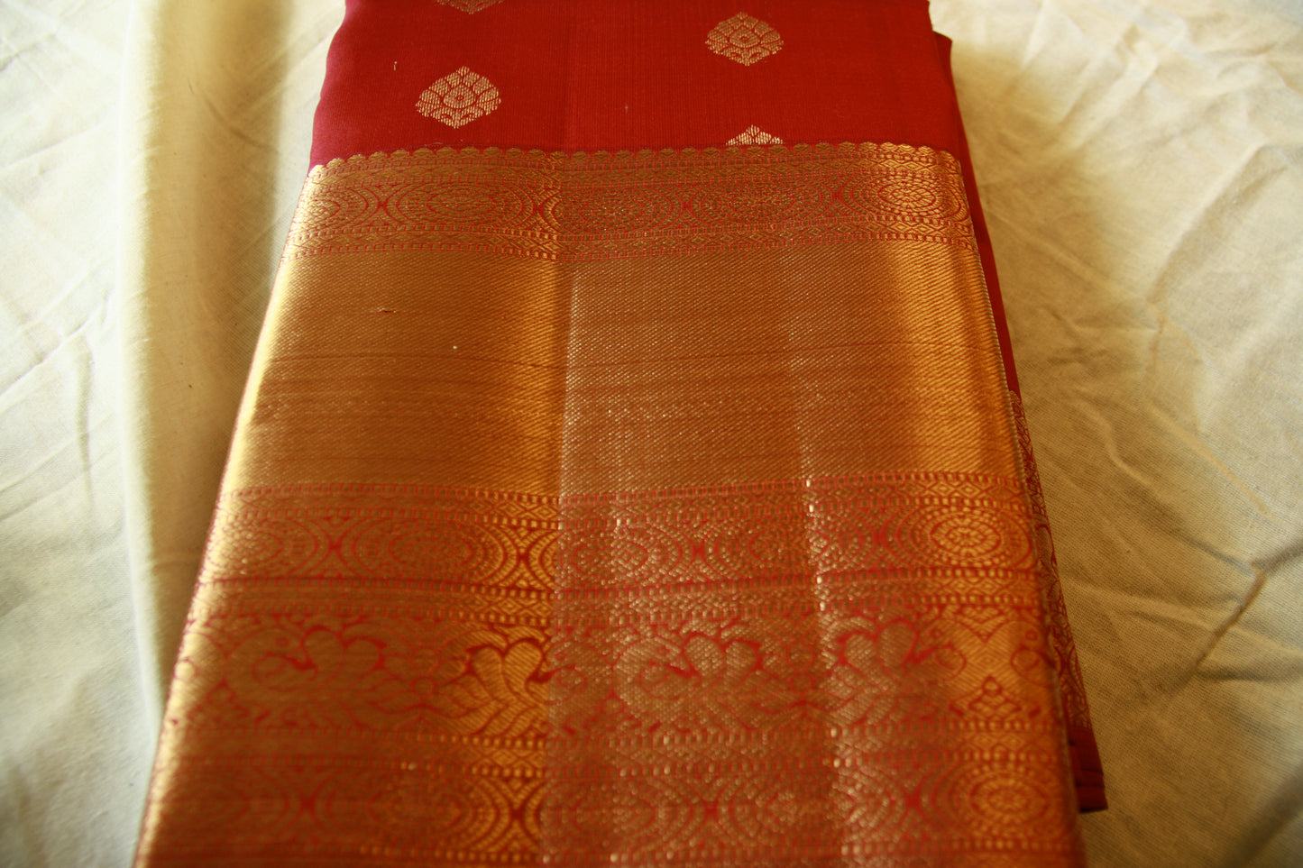 Beetroot Maroon Color Pure Silk Kanjivaram Saree with Golden Zari| SILK MARK CERTIFIED