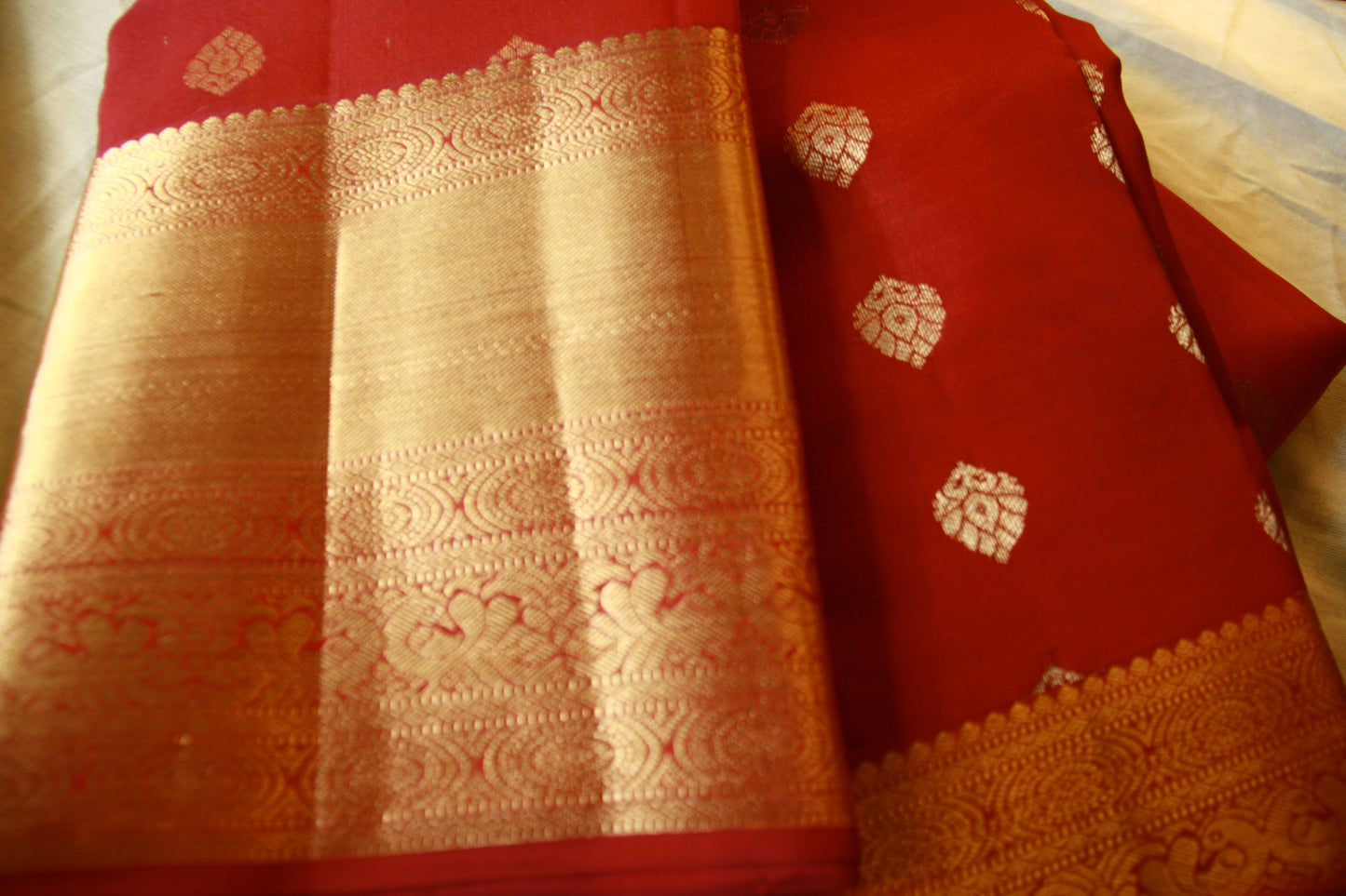 Beetroot Maroon Color Pure Silk Kanjivaram Saree with Golden Zari| SILK MARK CERTIFIED